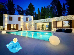 Domenico Morani Luxury Villa Concept with private heated pool by DadoVillas